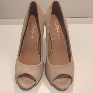 Aldo 👠 Suede Peep Toe Pumps